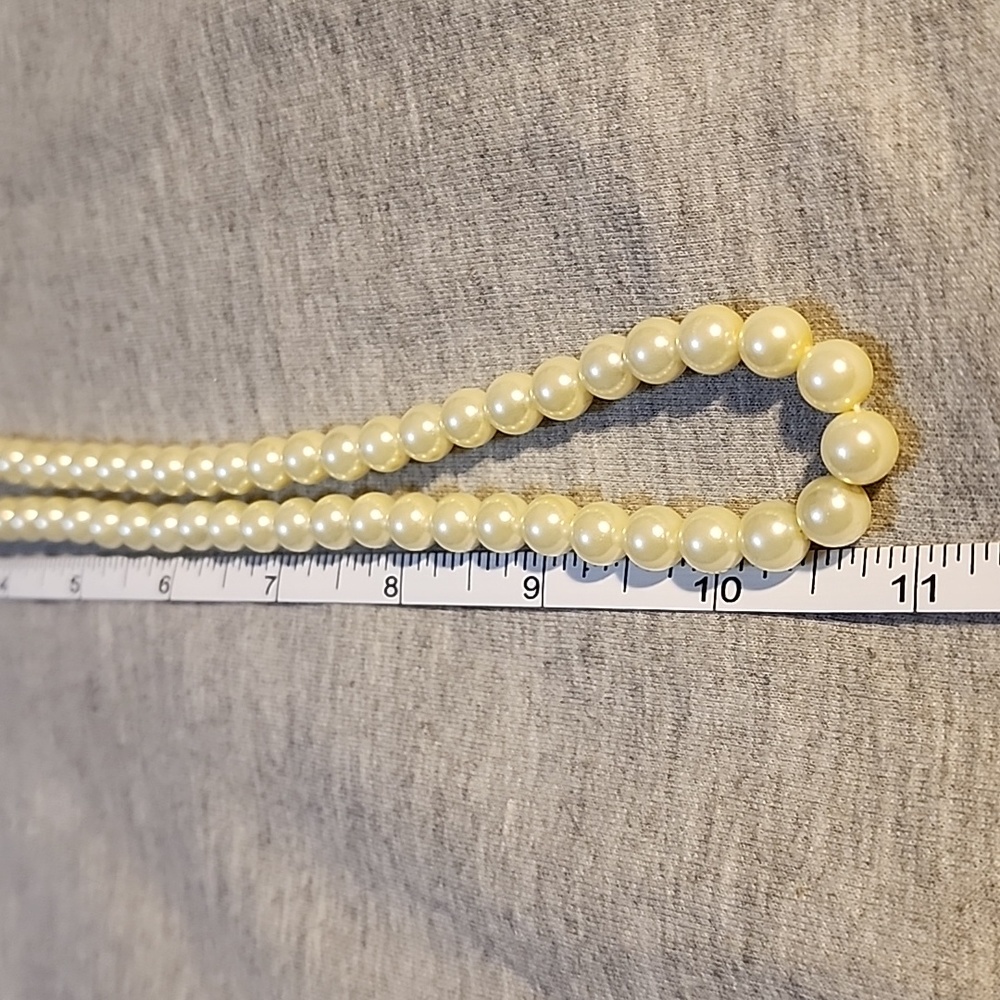 1928 Simulated Pearl Strand Necklace